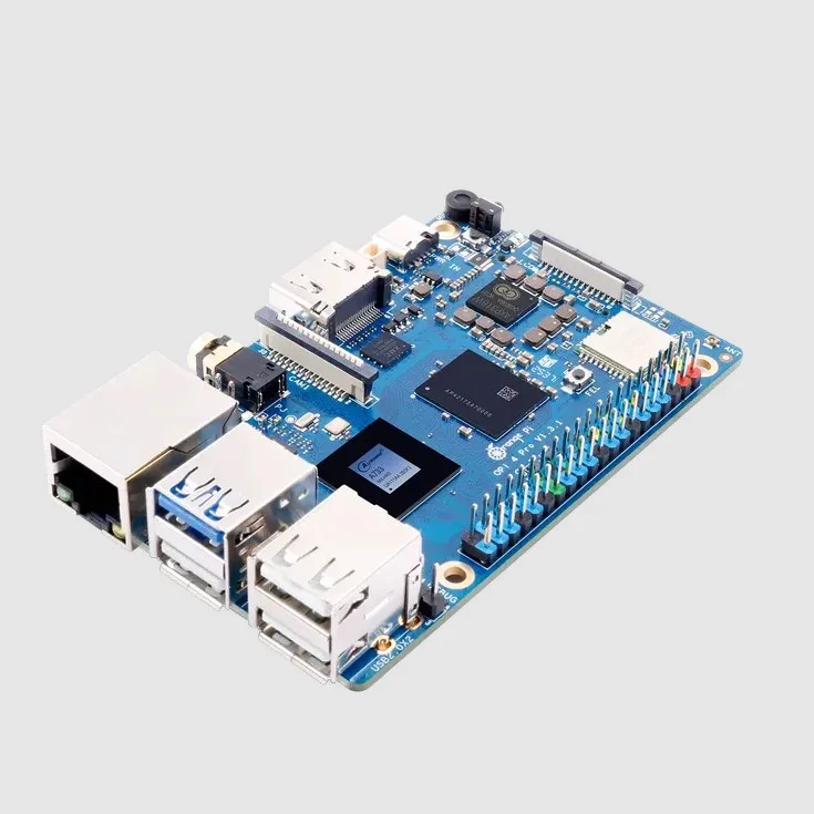 Orange Pi 4 Pro nhìn từ góc nghiêng, thấy rõ các cổng kết nối
